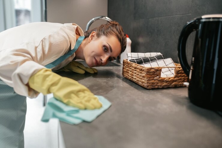 Beneficios para Trabajadores Domésticos: Entendiendo las Horas Extras y Adicionales